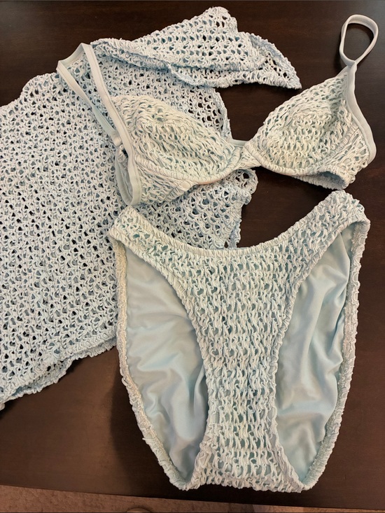 Victoria's Secret Other - Y2K 3 piece Victoria Secret crochet bikini and wrap. Sz S / 34A